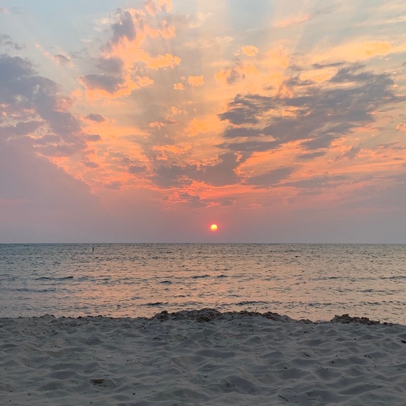 Meet your Posher, Claire - Picture 1 of 1